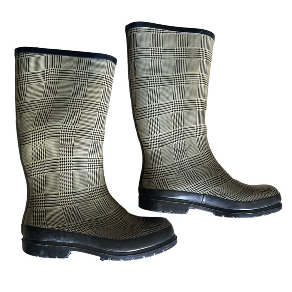 On Your Feet plaid Rain boots - Picture 4 of 6